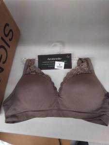 lot 29686 image: ambrielle everyday seamless lounge bra Large