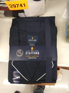 lot 29745 image: mens XL sleep set
