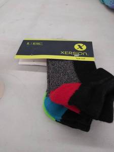 lot 29786 image: 3pair boys medium 7-8 12 low cut socks