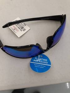 lot 29882 image: Floating polarized sunglasses