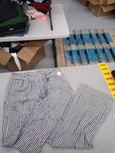 lot 30002 image: Womans Pants