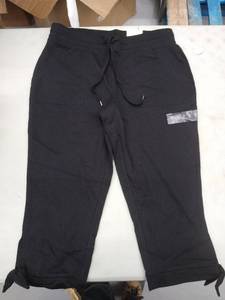 lot 30004 image: Womans Capris
