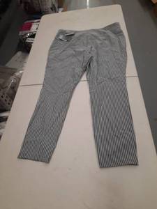 lot 30022 image: Womens Pants.