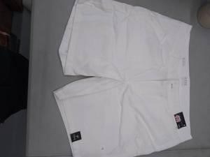 lot 30045 image: Womans Shorts