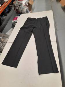 lot 30056 image: Mens Pants