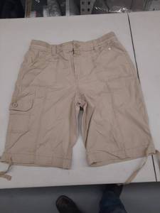 lot 30110 image: Womens Shorts.
