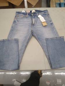 lot 30115 image: Mens Jeans