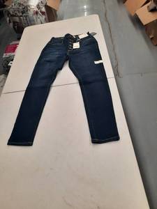 lot 30122 image: Womens Pants.