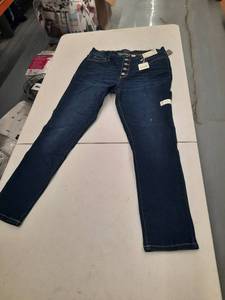 lot 30123 image: Womens Pants.