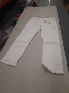 lot 30130 image: Womens Pants.