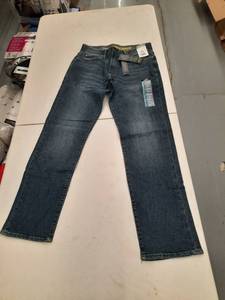 lot 30132 image: Mens Pants.