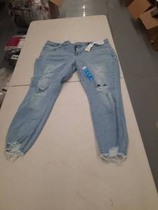 lot 30133 image: Womens Pants