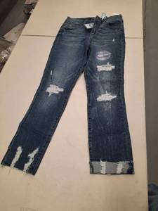 lot 30150 image: Womens Pants.