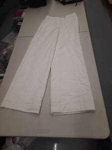 lot 30153 image: Womens Pants.