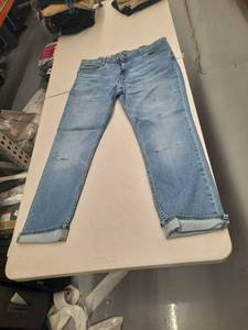 lot 30157 image: Mens Pants.