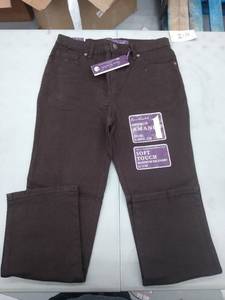 lot 30170 image: Womens Pants