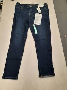 lot 30177 image: Womens Pants.