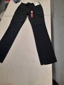 lot 30180 image: Womens Pants.