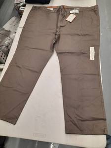 lot 30245 image: Mens Pants.