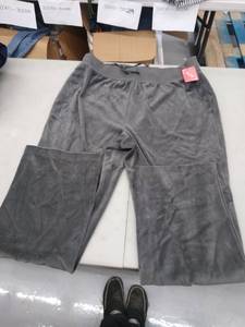 lot 30258 image: Womans Pants