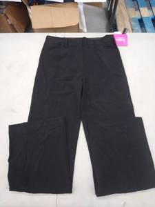 lot 30272 image: Girls Pants