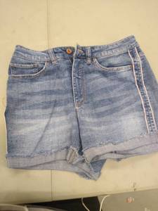 lot 30282 image: Girls Jean Shorts