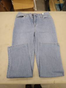 lot 30284 image: Womans Jeans