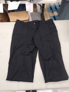 lot 30293 image: Womans Capris