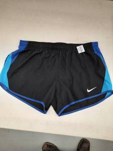 lot 30321 image: Womens Shorts.