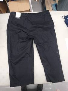lot 30331 image: Womans Capris