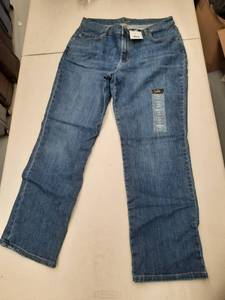 lot 30346 image: Womens Pants.