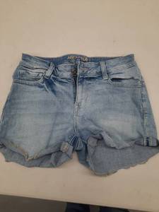 lot 30354 image: Womens Shorts.