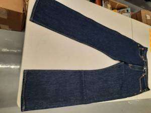 lot 30363 image: Mens Pants.
