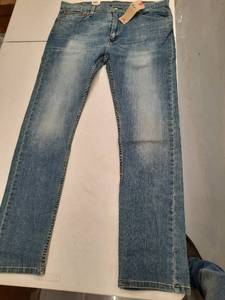 lot 30365 image: Mens Jeans.