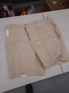 lot 30400 image: Mens Shorts.