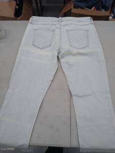 lot 30413 image: Womans Jeans