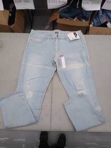 lot 30415 image: Womans Jeans