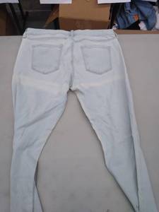 lot 30417 image: Womans Jeans