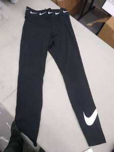 lot 30424 image: Nike Leggings