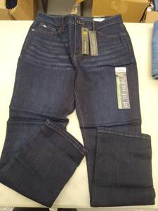 lot 30427 image: Womans Jeans