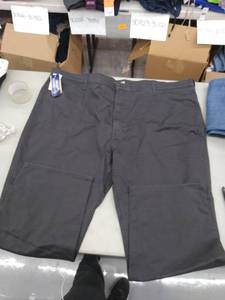 lot 30429 image: Mens Pants