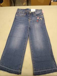 lot 30438 image: Girls Jeans