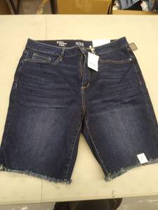 lot 30455 image: Womens Shorts