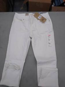 lot 30457 image: Girls Jeans