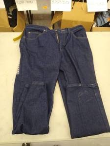 lot 30472 image: Mens Jeans