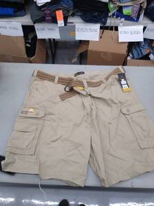 lot 30478 image: Mens Khaki Shorts