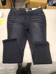 lot 30497 image: Womans Jeans