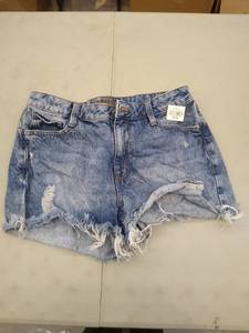 lot 30503 image: Jean Shorts