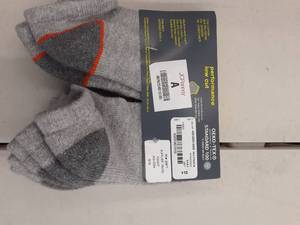 lot 29888 image: 6pair of boys xersion sox