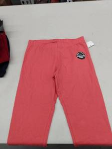 lot 30407 image: Kids Capri Leggings M1012
